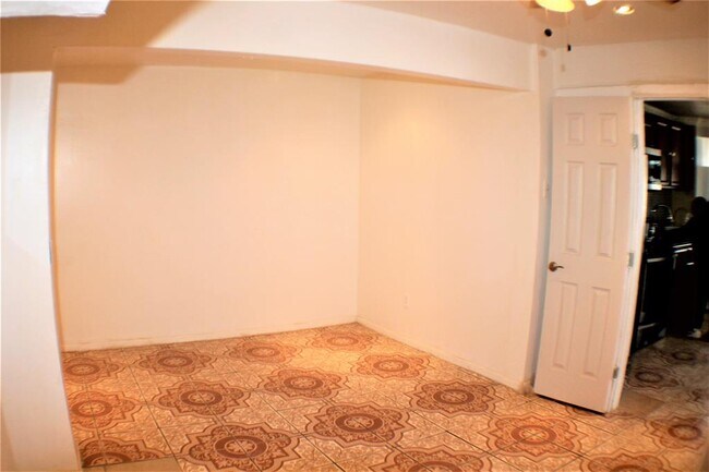Foto del edificio - 7014 Fairway Dr