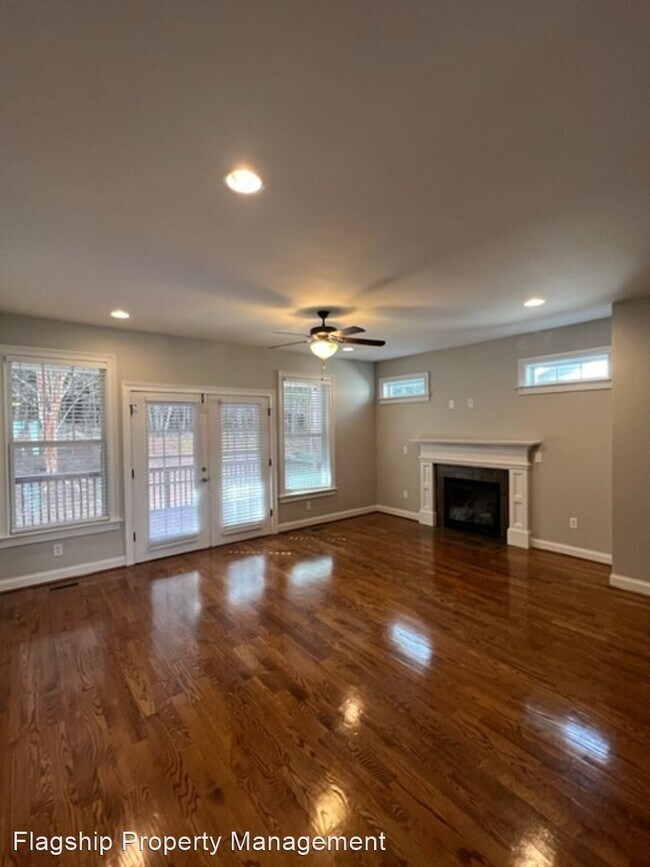 Building Photo - 3 br, 2.5 bath House - 309 Summit Bluff Drive