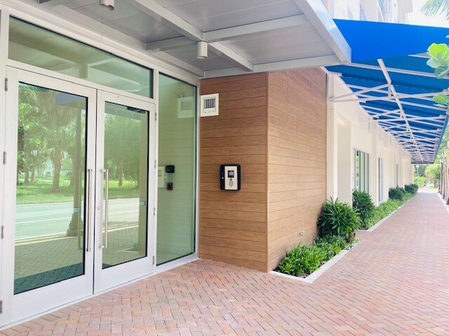 Exterior - 332 Cocoanut Ave