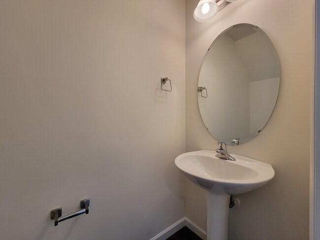 Foto del edificio - 62 Rollins Ln