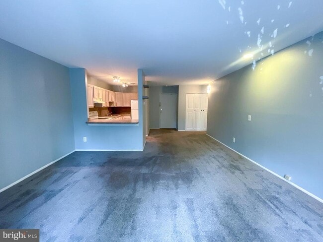 Building Photo - 46 Township Line Rd