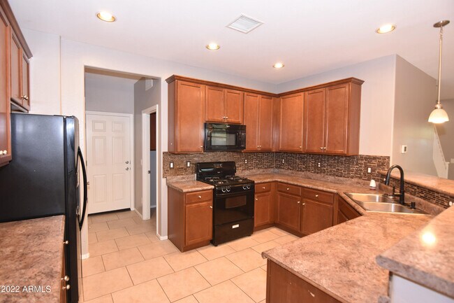 Building Photo - 40300 W Molly Ln