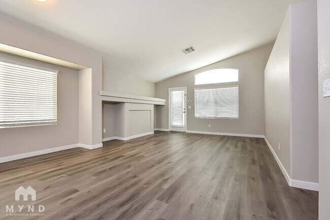 Building Photo - 8116 Dinsmore Dr