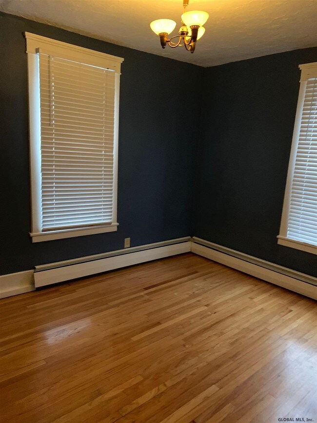 Foto del edificio - 35 Ten Broeck St