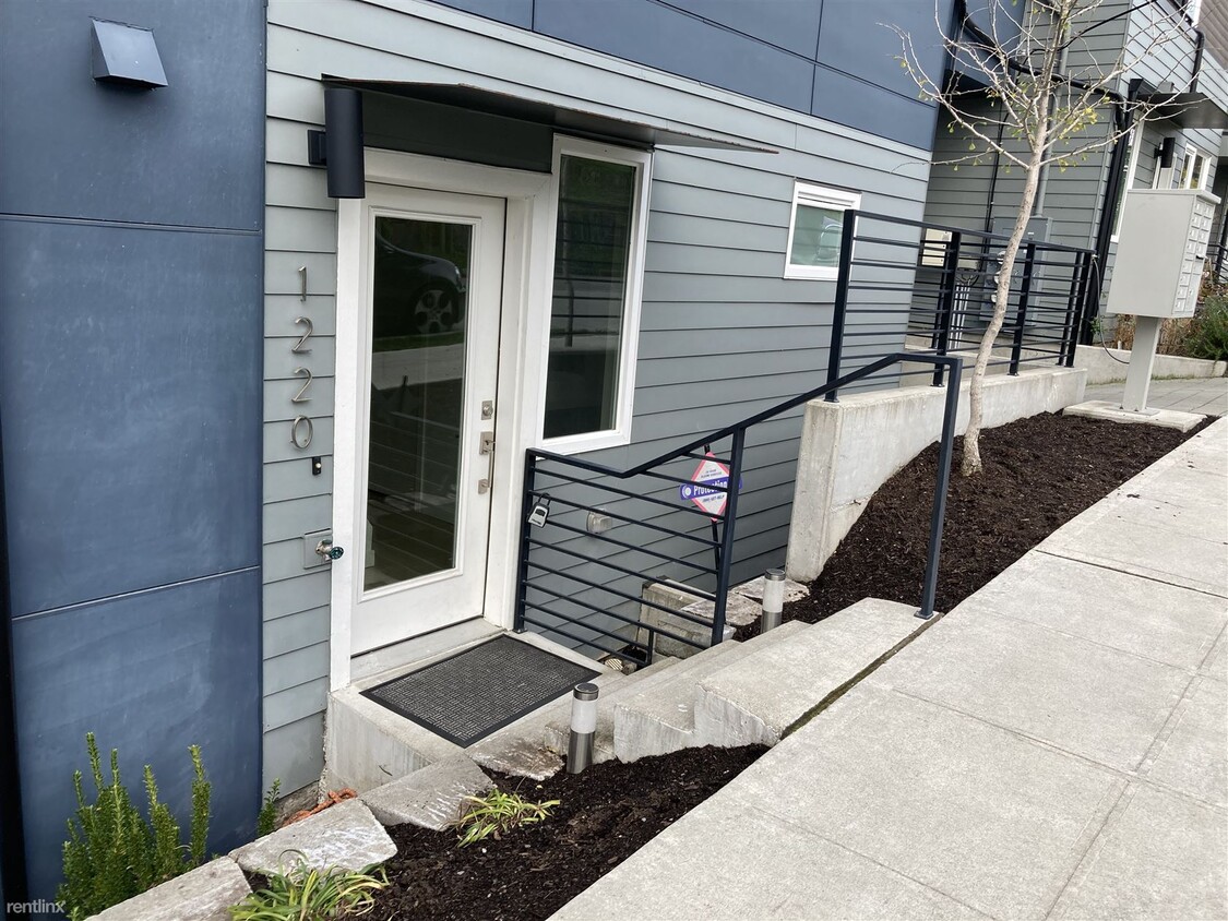 Primary Photo - 2 br, 2 bath Townhome - 1220 West Emerson ...
