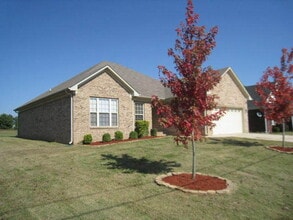 Building Photo - 115 Wind Stone Dr