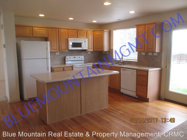 Building Photo - 3 br, 2.5 bath House - 9352 Wolf Pack Terrace