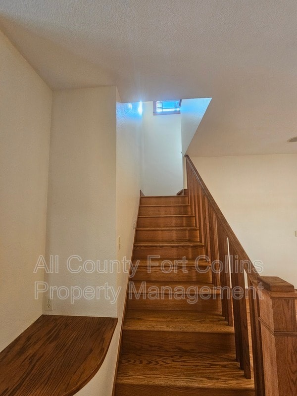 Building Photo - 1117 W Oak St