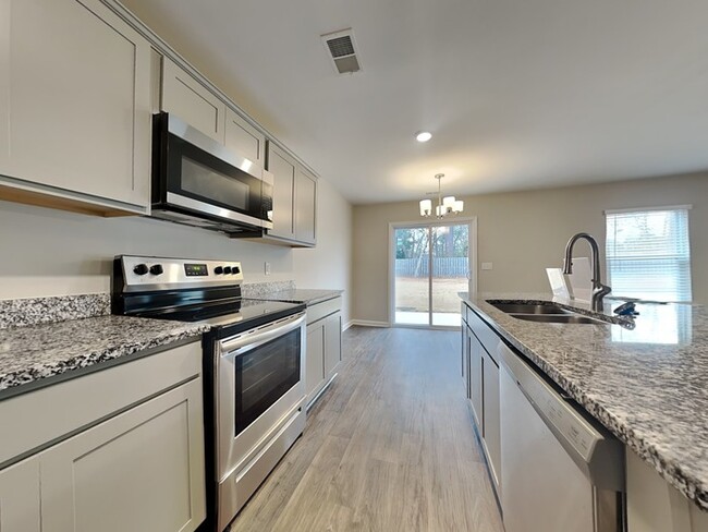 Building Photo - 110 Boat Clb Ln