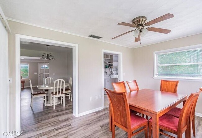 Building Photo - 3 br, 2 bath House - 3210 Carleton Circle ...