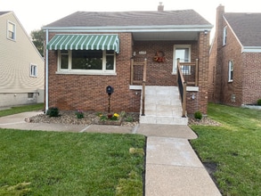 Building Photo - 2128 Stanton Ave