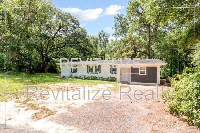 Building Photo - 2365 Sybel Dr