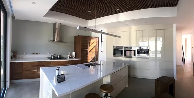 Foto del edificio - 2538 Tilden Ave