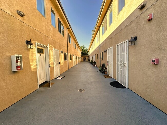 Building Photo - 14618 Gilmore St