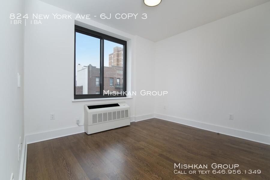 Primary Photo - Bright airy studio with condo finishes