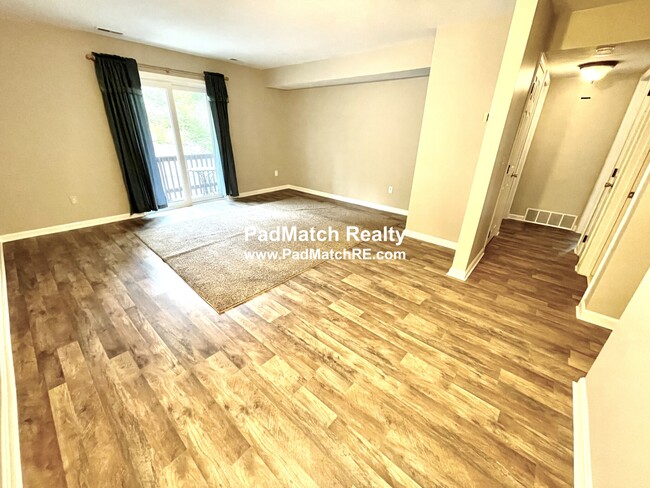 Living/Dining room - 44 Maria Ave