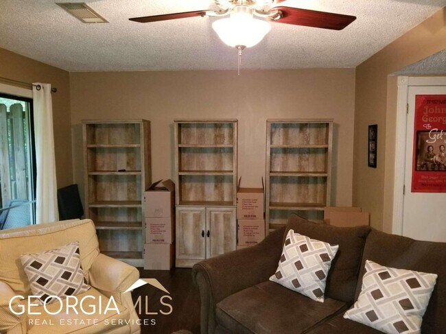 Building Photo - 3043 Steeplechase Dr
