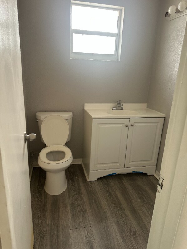 Foto principal - 1064 N Tamiami Trl