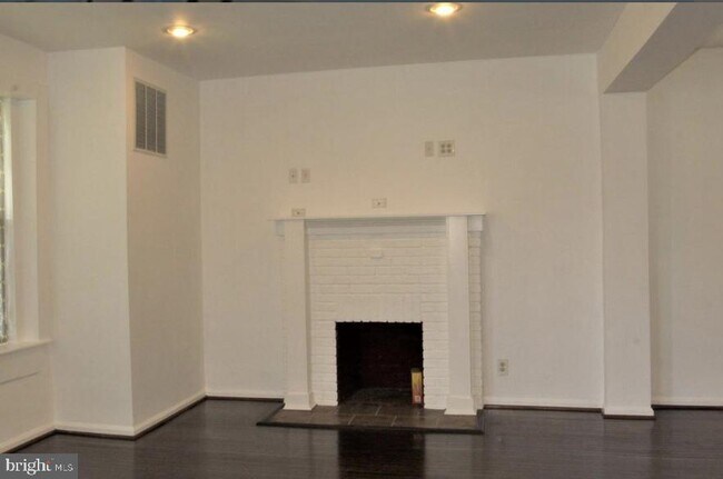 Building Photo - 6418 Dogwood Rd