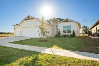 Building Photo - 5017 Misty Wood Ln