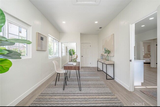 Building Photo - 1842 W 50th St