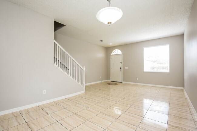 Building Photo - 1828 Olivia Cir