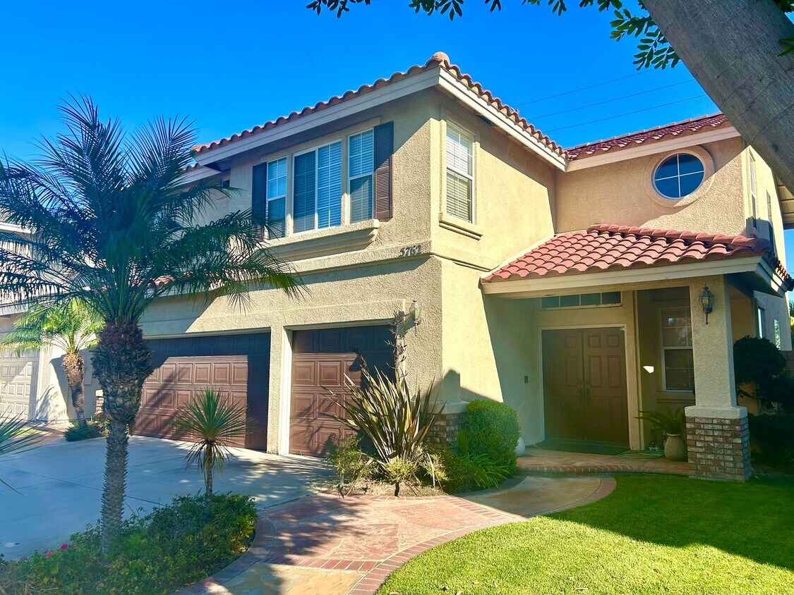 Spacious 4-Bedroom/2.5-Bath Home with Char... - Spacious 4-Bedroom/2.5-Bath Home with Char...