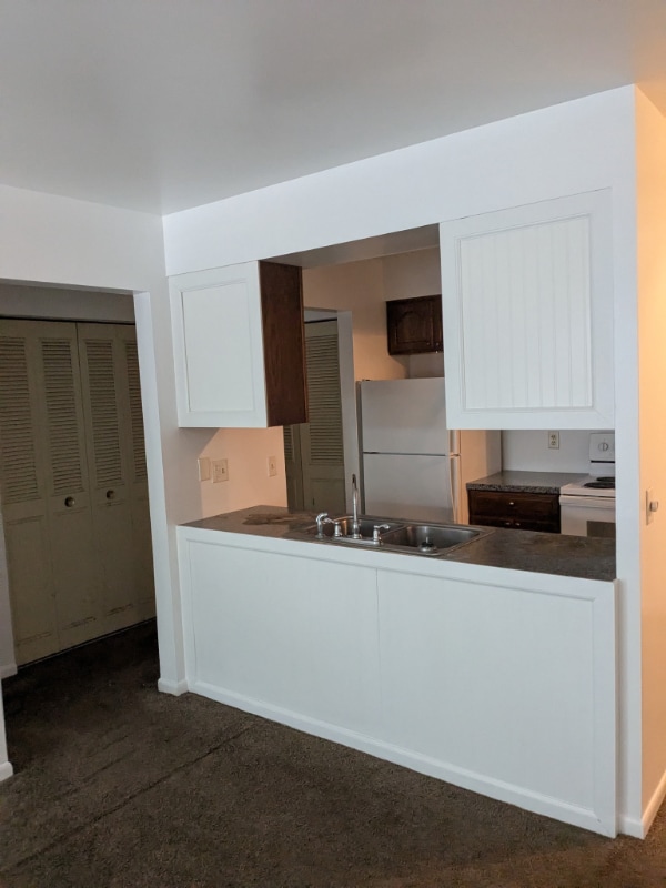 Foto principal - 695 Capital Ave NE
