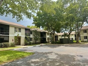 Building Photo - 702 Gardens Dr