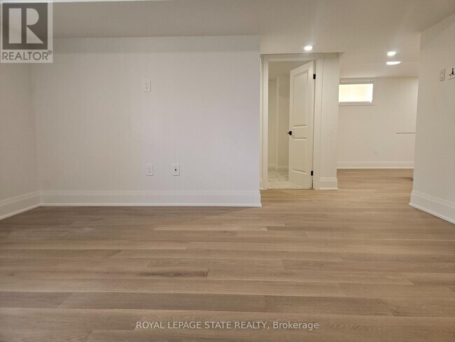 Building Photo - 115 Chesley St