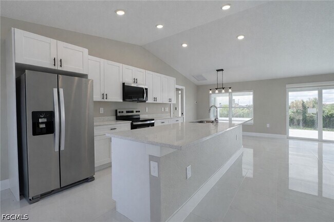 Building Photo - 111 NW 19th Pl