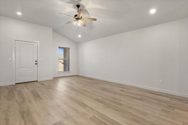 Building Photo - Beautiful New Build Home in Cypress Ranch!