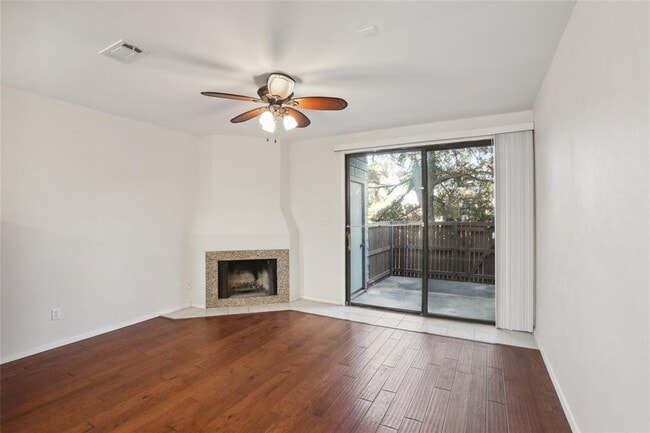 Building Photo - 7122 Wood Hollow Dr