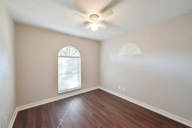 Building Photo - 2825 Santa Monica Dr