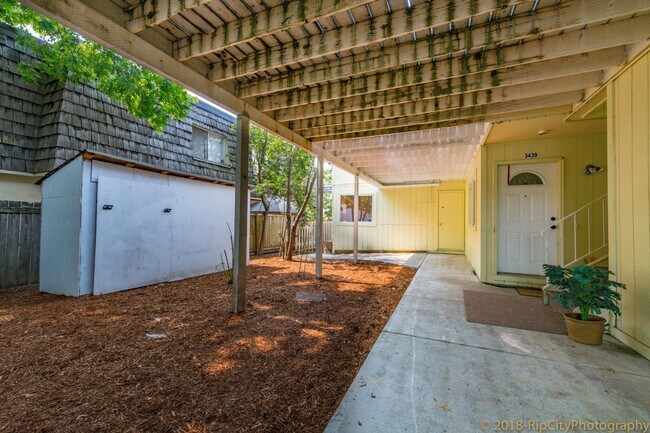 Foto del edificio - 3439-3439 SW 125th Ave