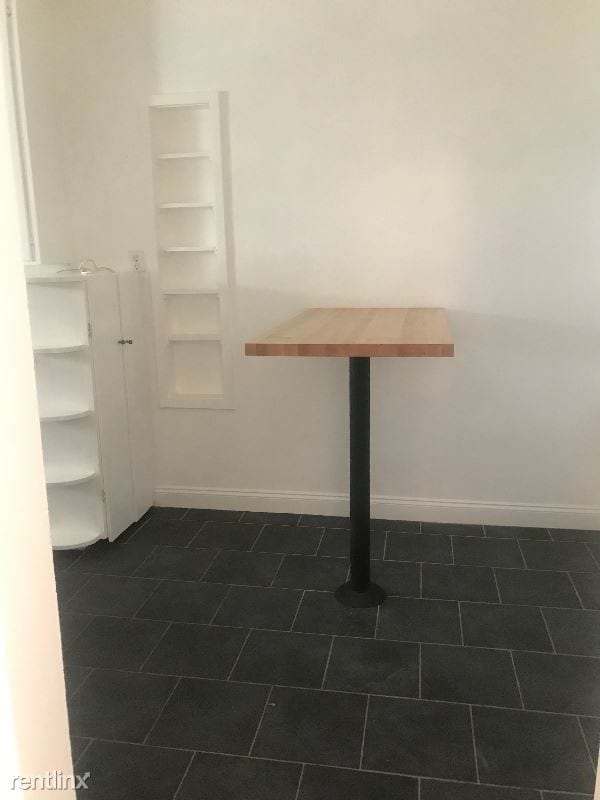 Building Photo - 2 br, 1 bath Apartment - 1273 1/2 Devon Ave