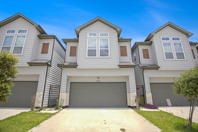 Building Photo - 5518 Rosslyn Rd