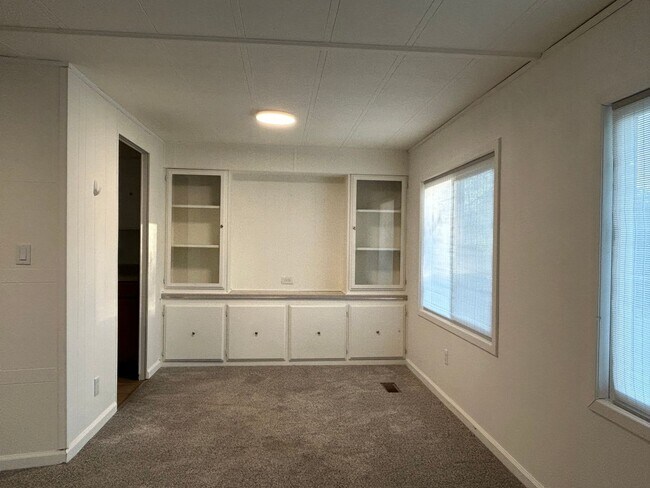 Foto del edificio - 452 Silver Leaf Dr