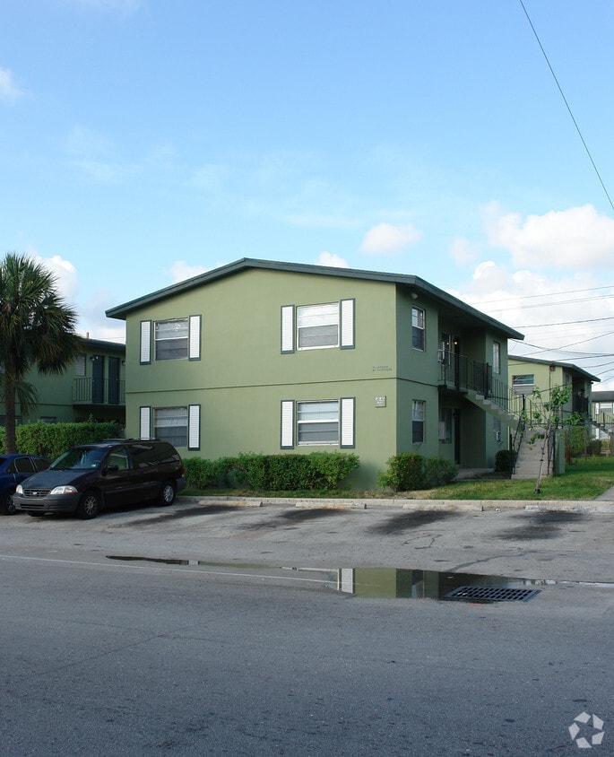Primary Photo - 2630 NW 8th Ct