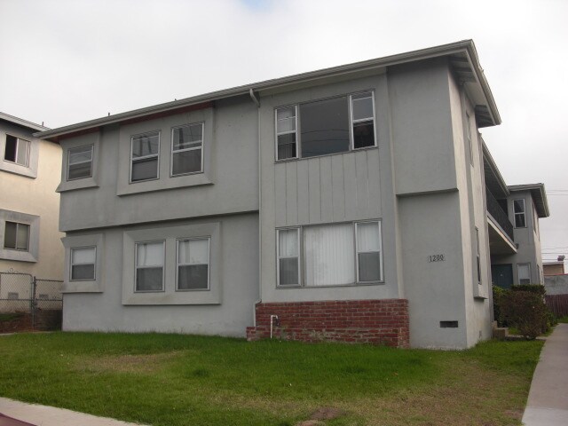 Building Photo - 1200 E Imperial Ave