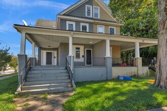 Building Photo - 3501 Oakmont Ave