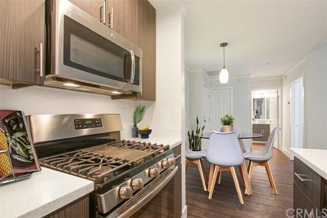 Foto del edificio - 10983 Wellworth Ave