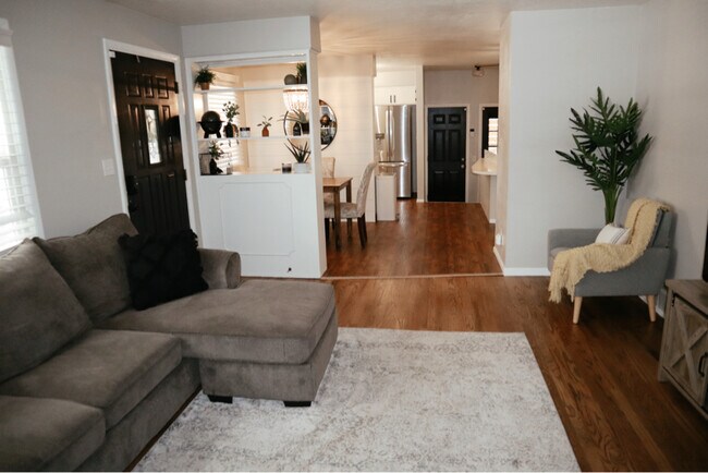 Foto del edificio - 1144 Sahara St