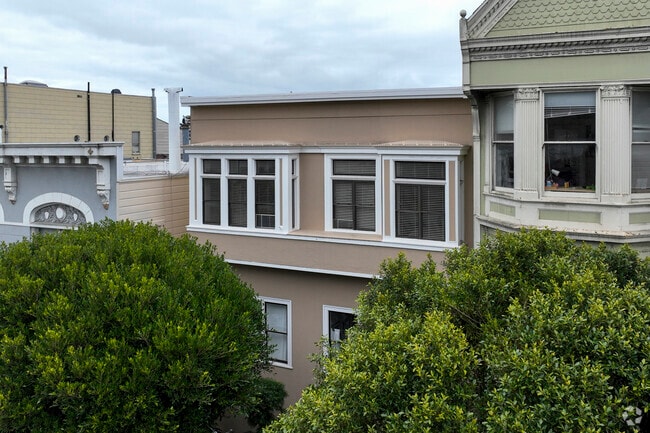 Alternate exterior - 3425 Sacramento St