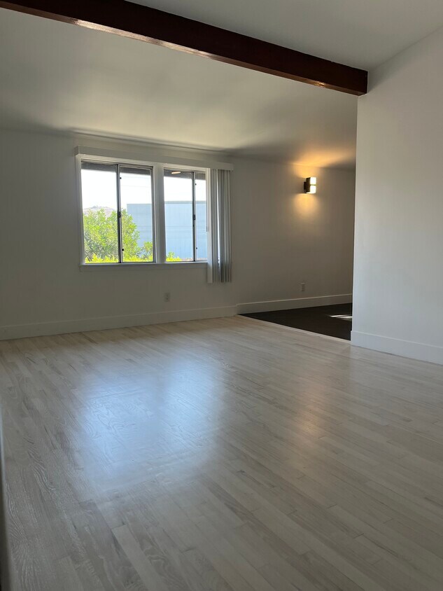 Foto principal - 3430 Caroline Ave