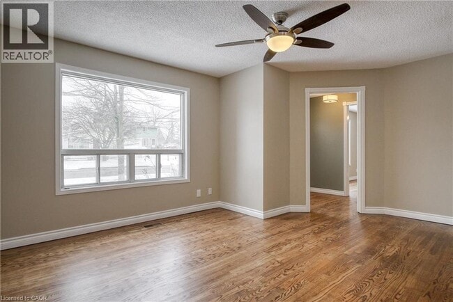 Building Photo - 113 Beverly St