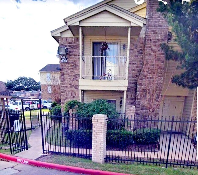 Foto del edificio - 10101 S Gessner Rd