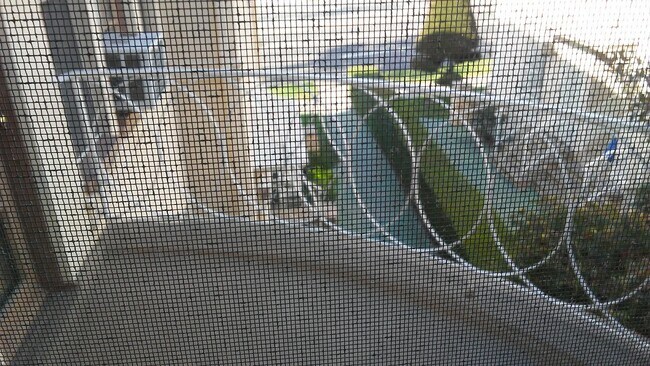 Foto del edificio - 6168 W Olympic Blvd