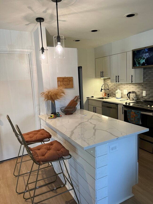 Kitchen brand new - 3149 Berry Rd NE
