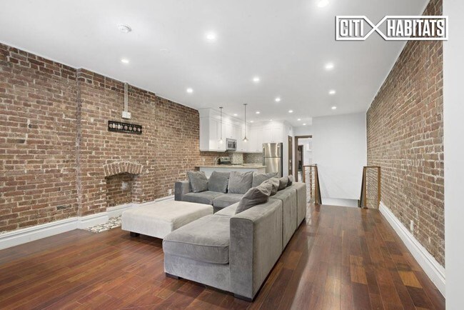 Building Photo - 120 W 127th St